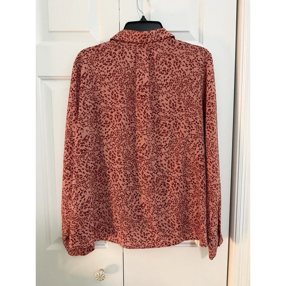 ZAC & RACHEL Pink Leopard Print Long Sleeve Button Up Blouse Curve Under size L